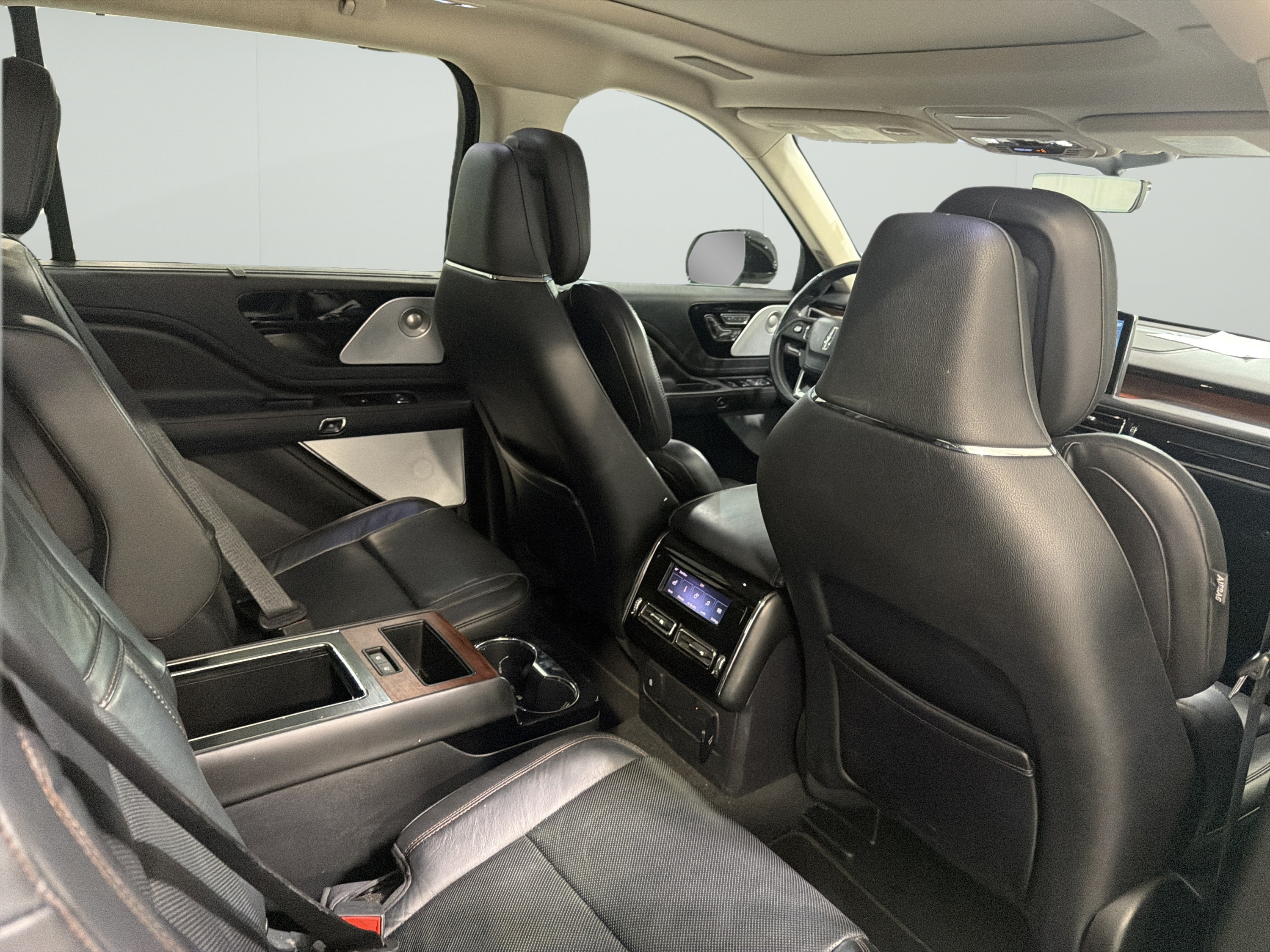Used 2021 Lincoln Aviator Reserve w/ Equipment Group 201A RWD image 15