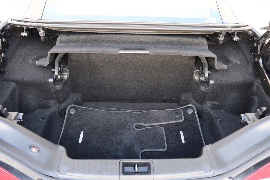 Used 2014 Mercedes-Benz SL 550 w/ Driver Assistance Package image 28