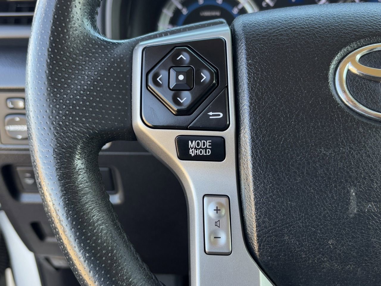 Used 2017 Toyota 4Runner SR5 RWD image 17