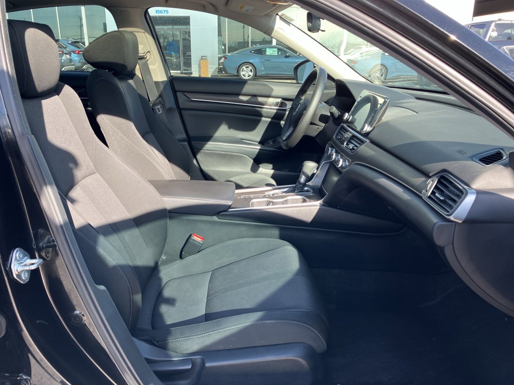 Used 2018 Honda Accord EX image 36