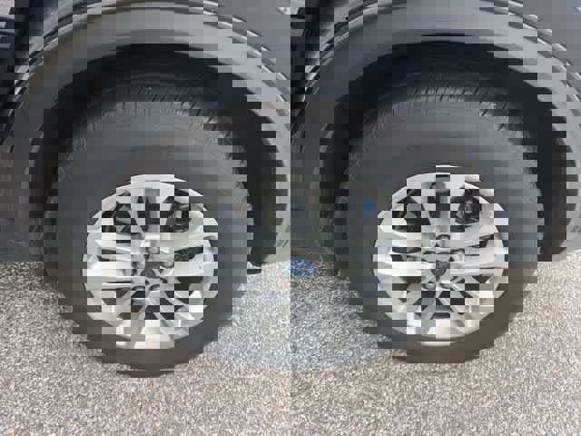 Used 2020 Ford Escape SE image 5