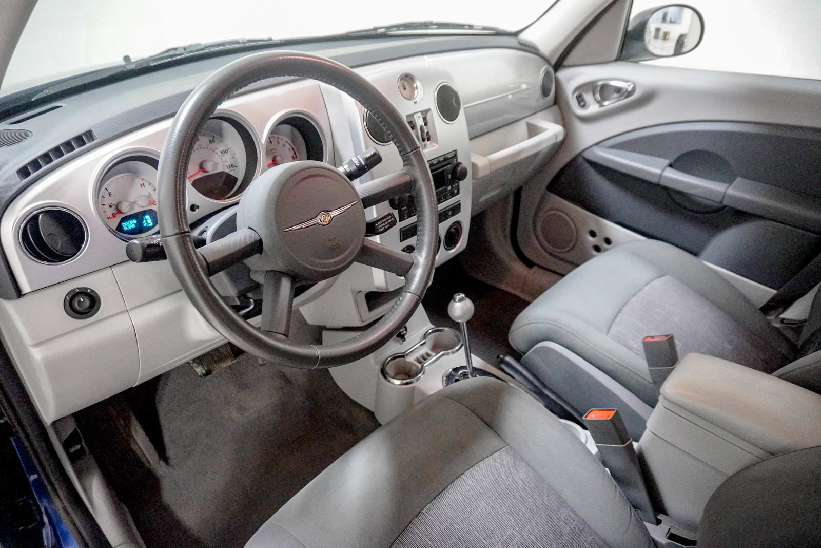 Used 2010 Chrysler PT Cruiser FWD image 20