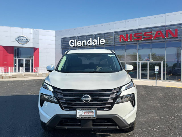 New 2026 Nissan Rogue SV w/ Cold Weather Package AWD/4WD image 2