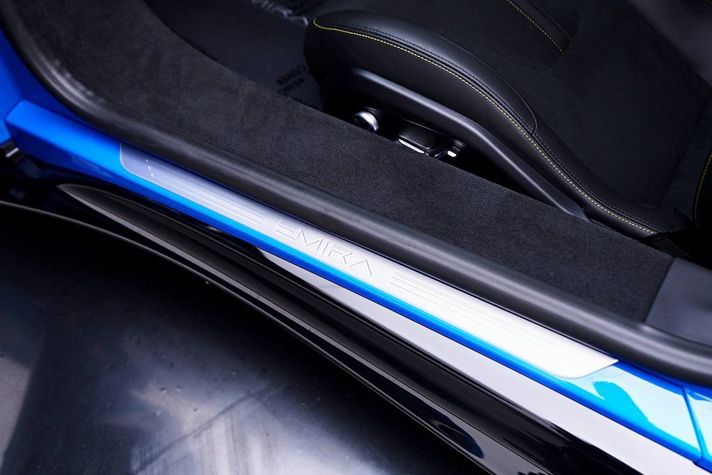 Used 2025 Lotus Emira RWD image 40