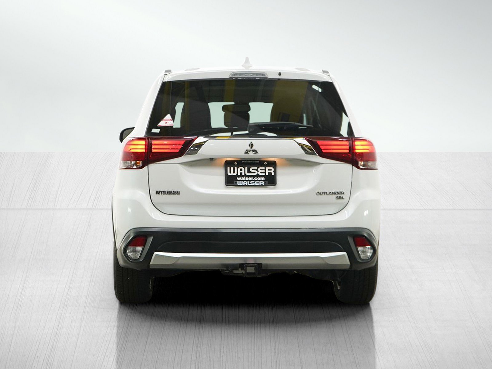 Used 2017 Mitsubishi Outlander SEL AWD/4WD image 4