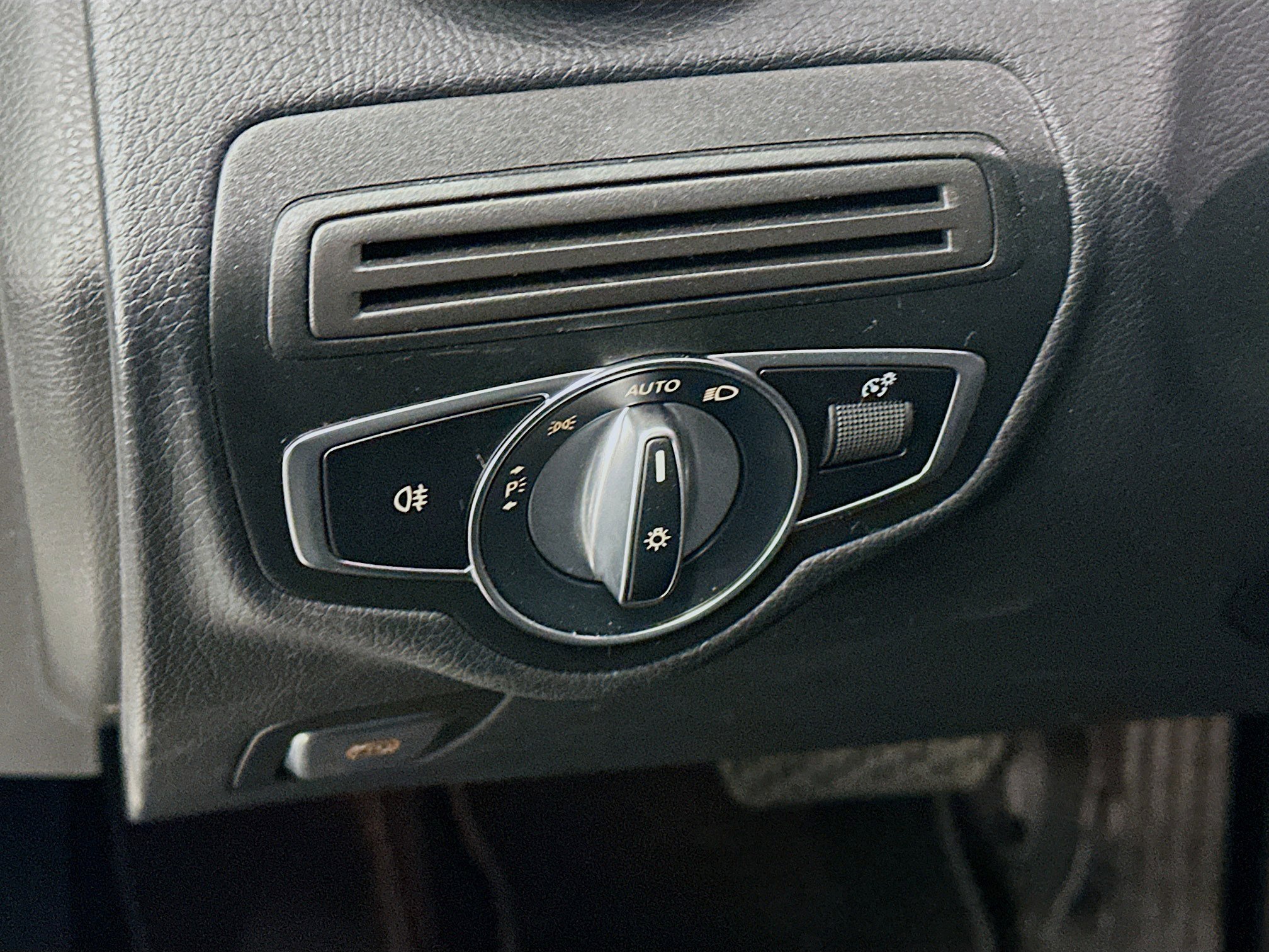 Used 2021 Mercedes-Benz GLC 300 4MATIC image 17