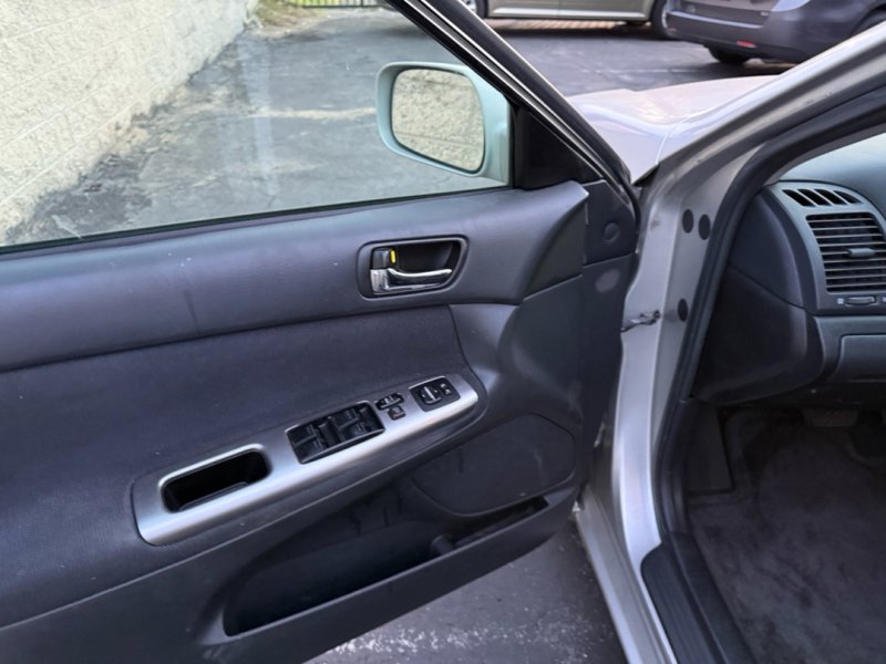 Used 2006 Toyota Camry LE image 11