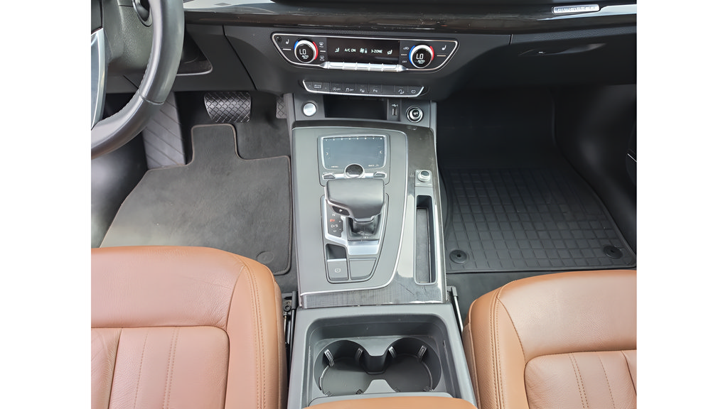 Used 2020 Audi Q5 Prestige AWD/4WD image 13