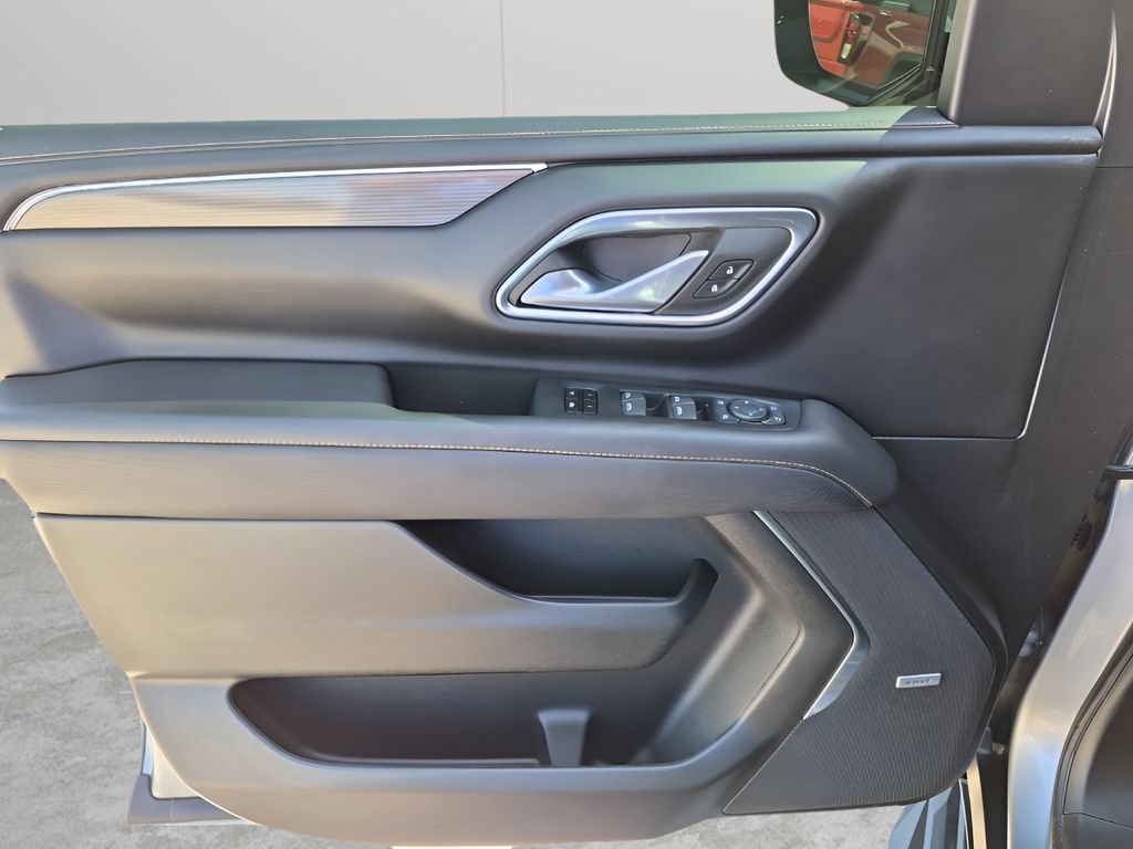 Used 2024 GMC Yukon AT4 w/ Technology Package AWD/4WD image 32