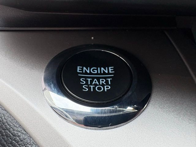 Used 2023 Ford Explorer XLT image 24