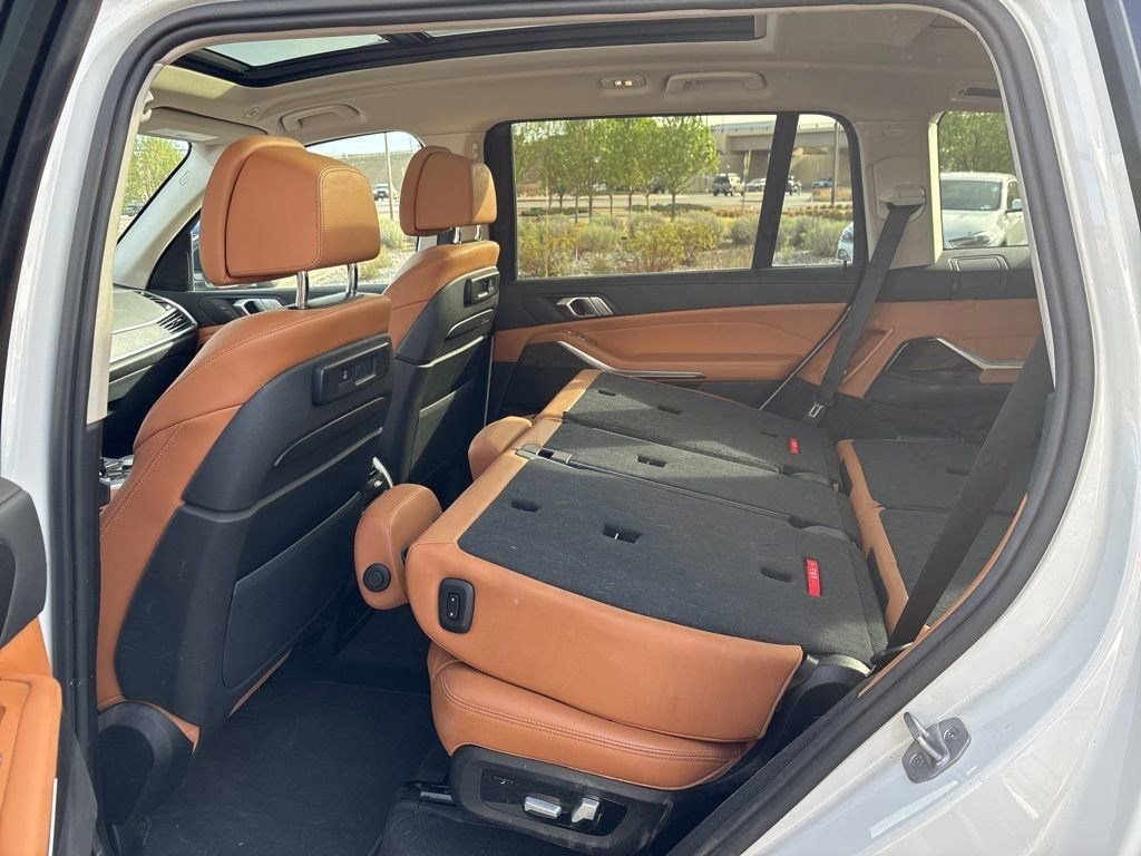 Used 2022 BMW X7 xDrive40i w/ Premium Package AWD/4WD image 11