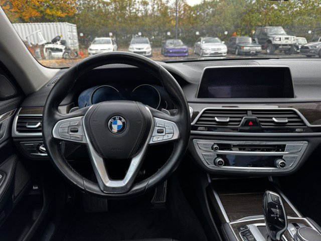 Used 2018 BMW 740i xDrive image 23