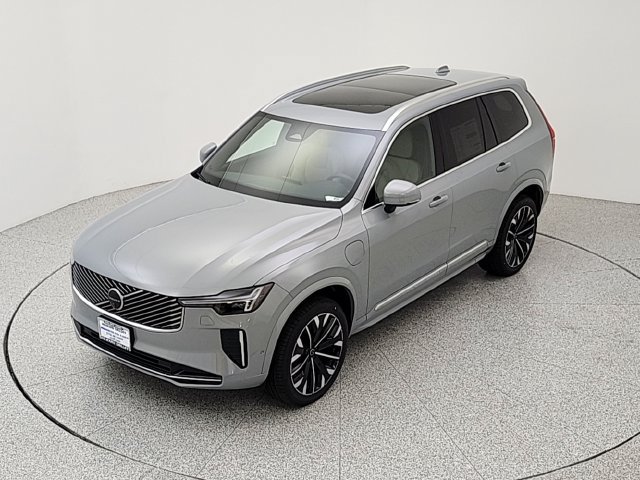 New 2026 Volvo XC90 T8 Plus AWD/4WD image 13