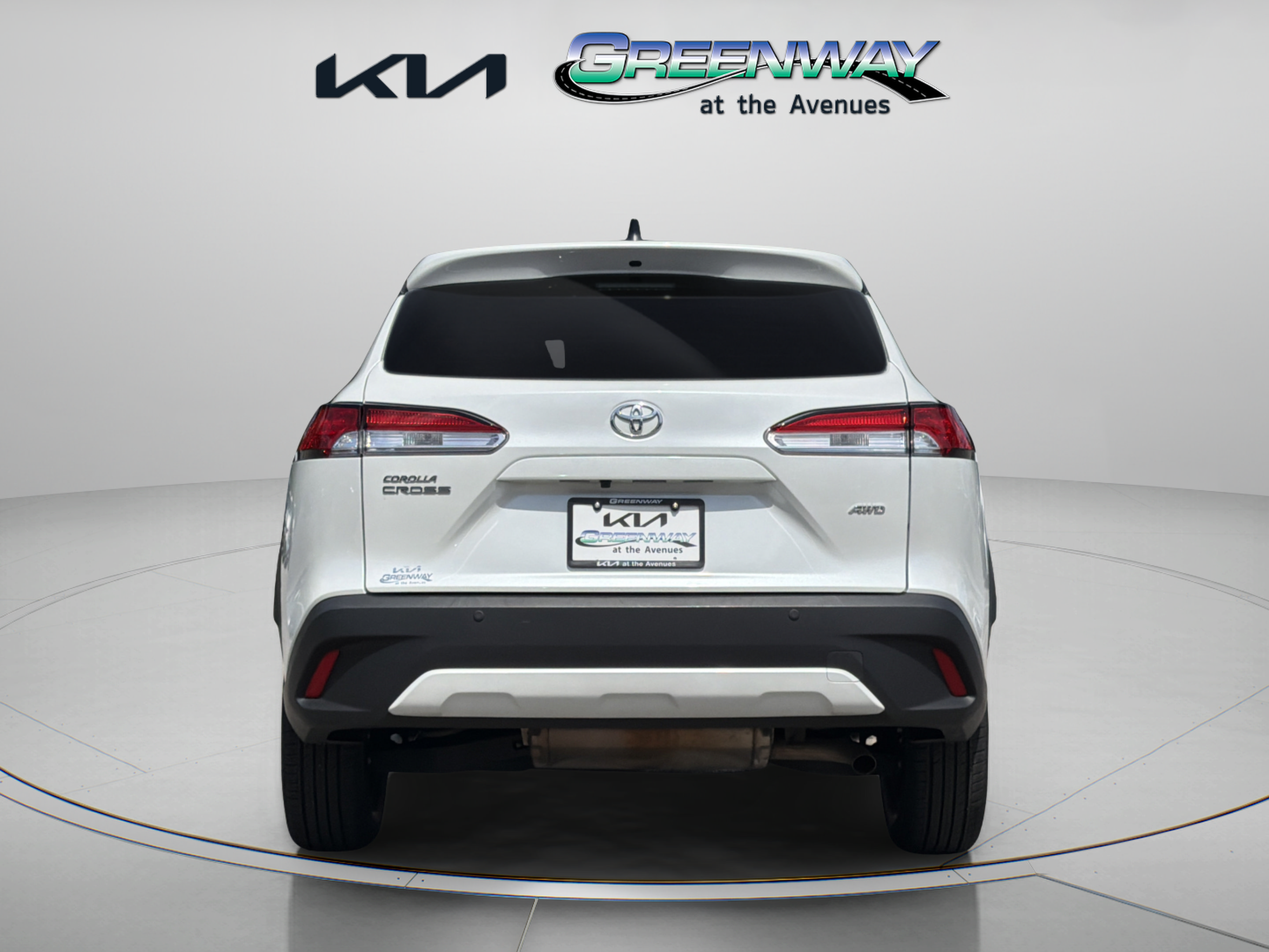 Used 2023 Toyota Corolla Cross L AWD/4WD image 5