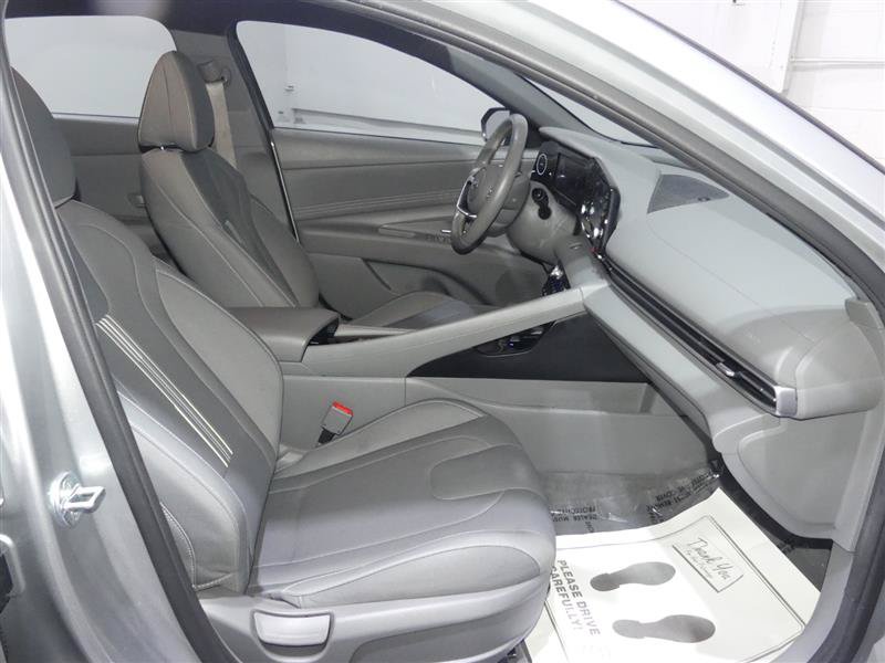 Used 2022 Hyundai Elantra SEL w/ Convenience Package FWD image 22