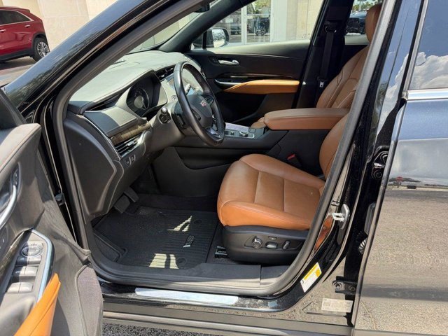 Certified 2023 Cadillac XT4 Premium Luxury AWD/4WD image 11