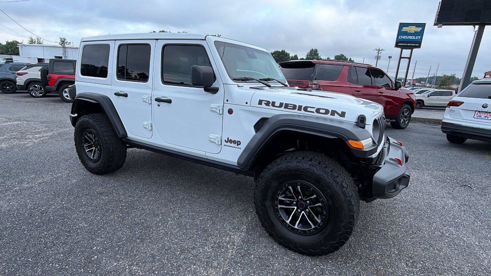 Used 2024 Jeep Wrangler Unlimited Rubicon w/ XTREMEE 35" Tire Package AWD/4WD image 6