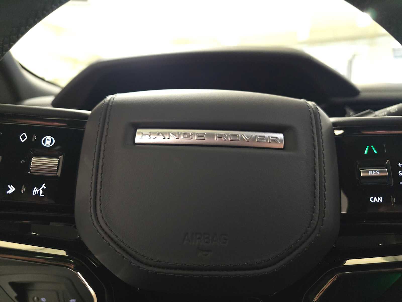 New 2026 Land Rover Range Rover Velar Dynamic SE image 22