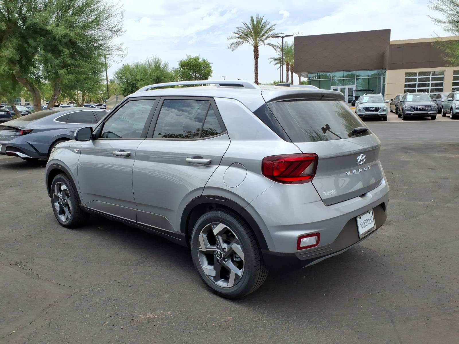 New 2026 Hyundai Venue SEL FWD image 4