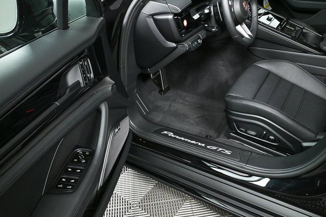 Used 2026 Porsche Panamera GTS image 8