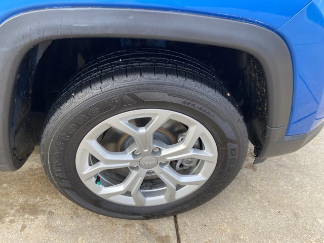 Used 2024 Jeep Compass Latitude AWD/4WD image 32