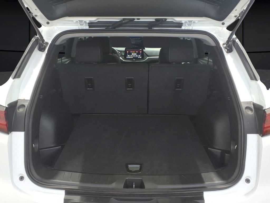 Used 2025 Chevrolet Blazer LT AWD/4WD image 29