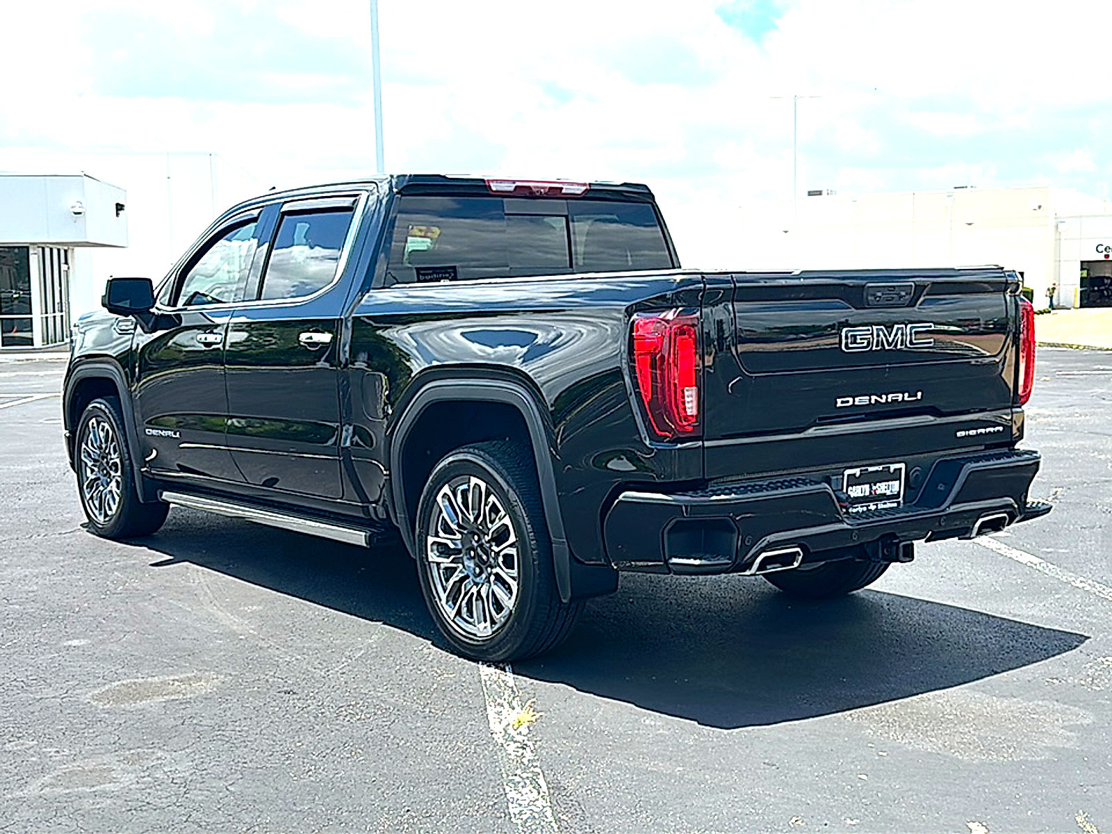 Used 2023 GMC Sierra 1500 Denali Ultimate AWD/4WD image 6