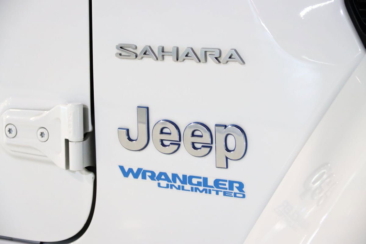 Used 2021 Jeep Wrangler Unlimited Sahara w/ Dual Top Group AWD/4WD image 25