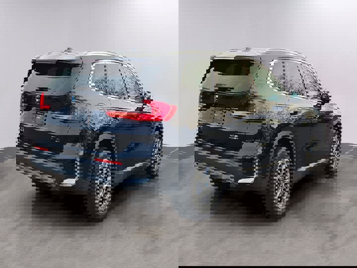 Used 2023 BMW X1 xDrive28i image 4