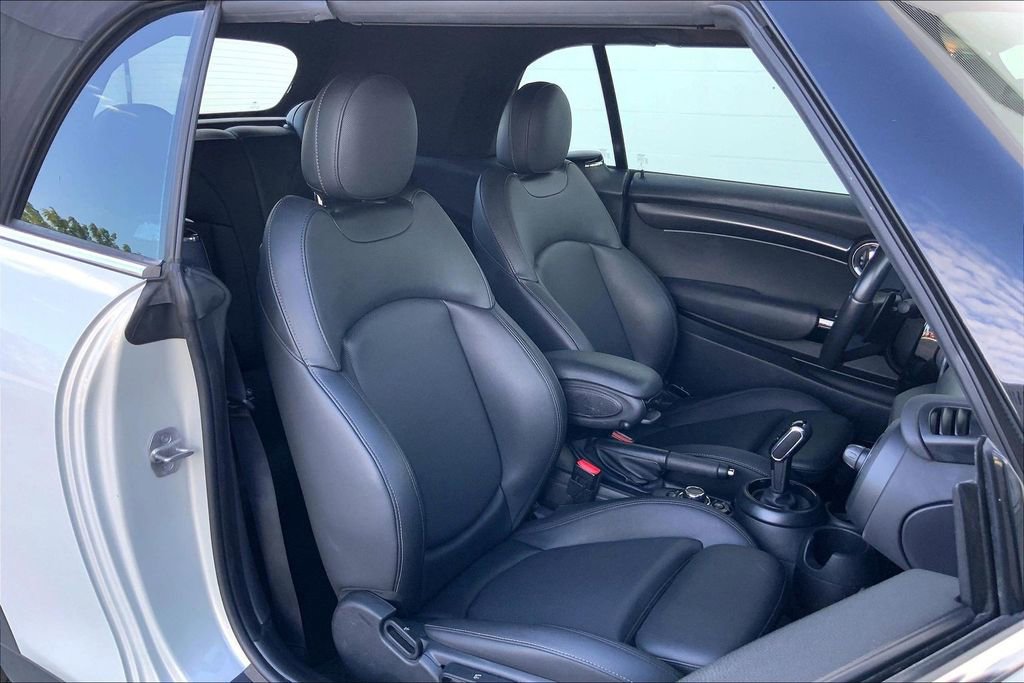 Certified 2023 MINI Cooper S image 6