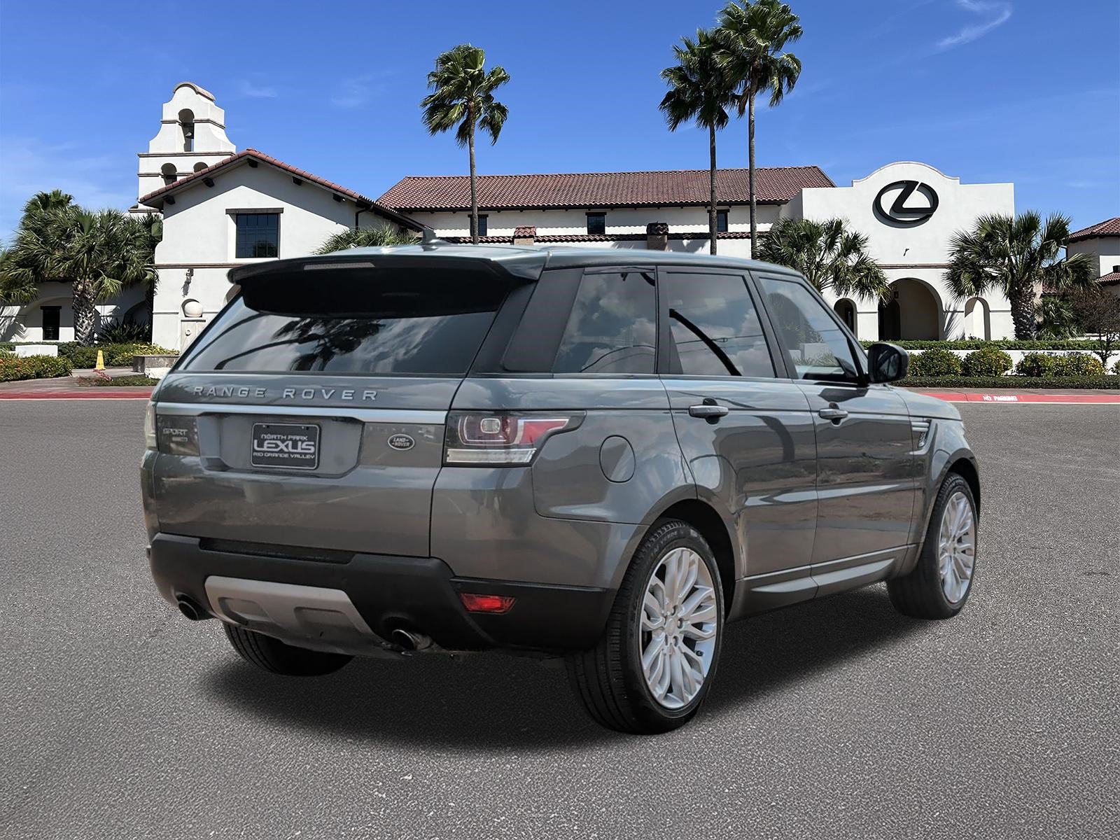 Used 2016 Land Rover Range Rover Sport HSE AWD/4WD image 2