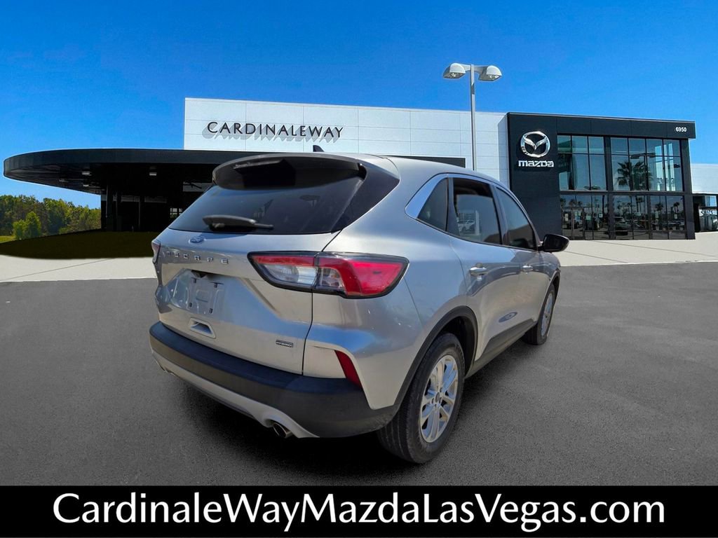 Used 2021 Ford Escape SE FWD image 4
