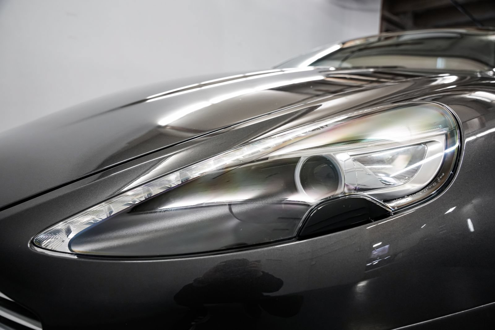 Used 2014 Aston Martin DB9 Coupe RWD image 29
