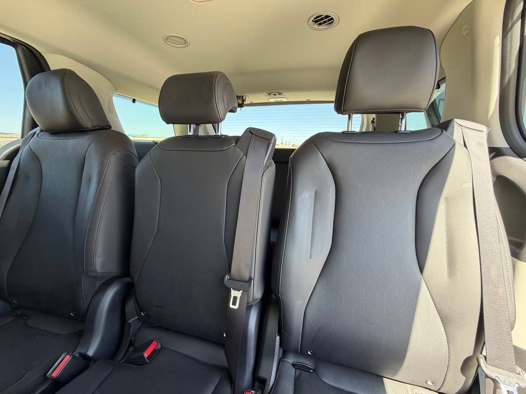 Used 2022 Kia Carnival SX FWD image 9