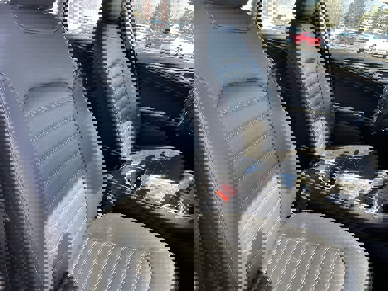 Used 2016 Ford Fusion SE w/ Equipment Group 202A image 14