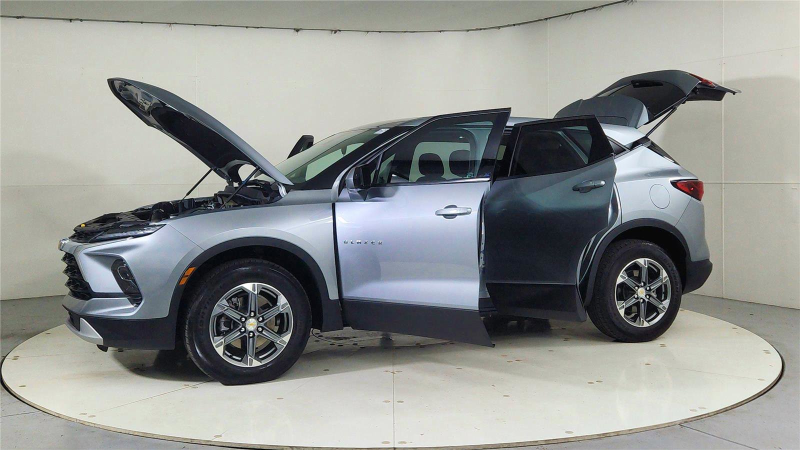 Used 2024 Chevrolet Blazer LT image 10