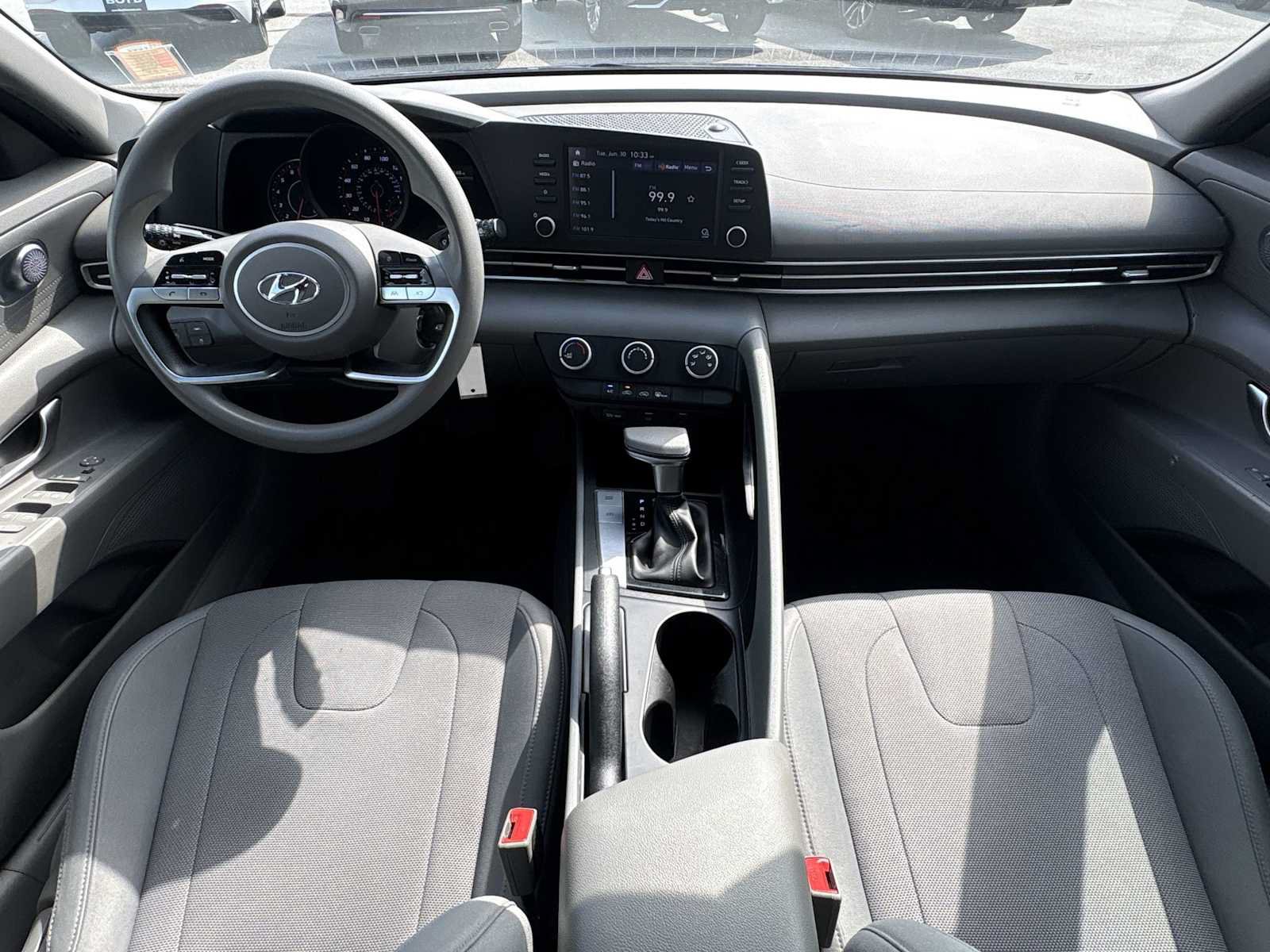 Used 2023 Hyundai Elantra SE FWD image 18