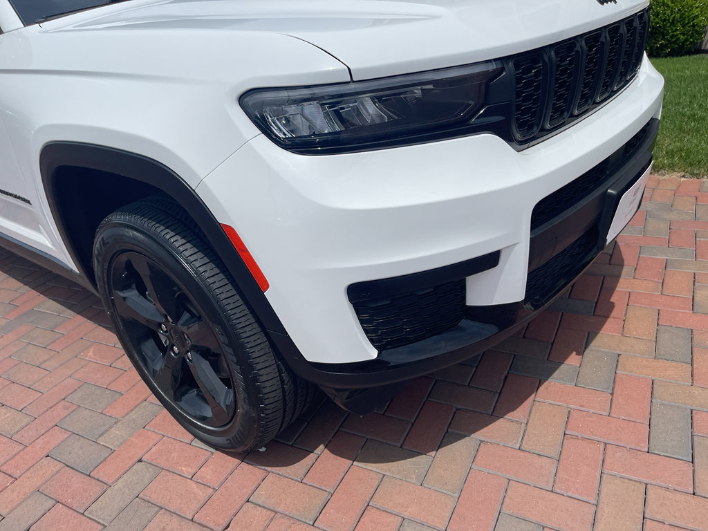 Used 2023 Jeep Grand Cherokee L Laredo AWD/4WD image 4