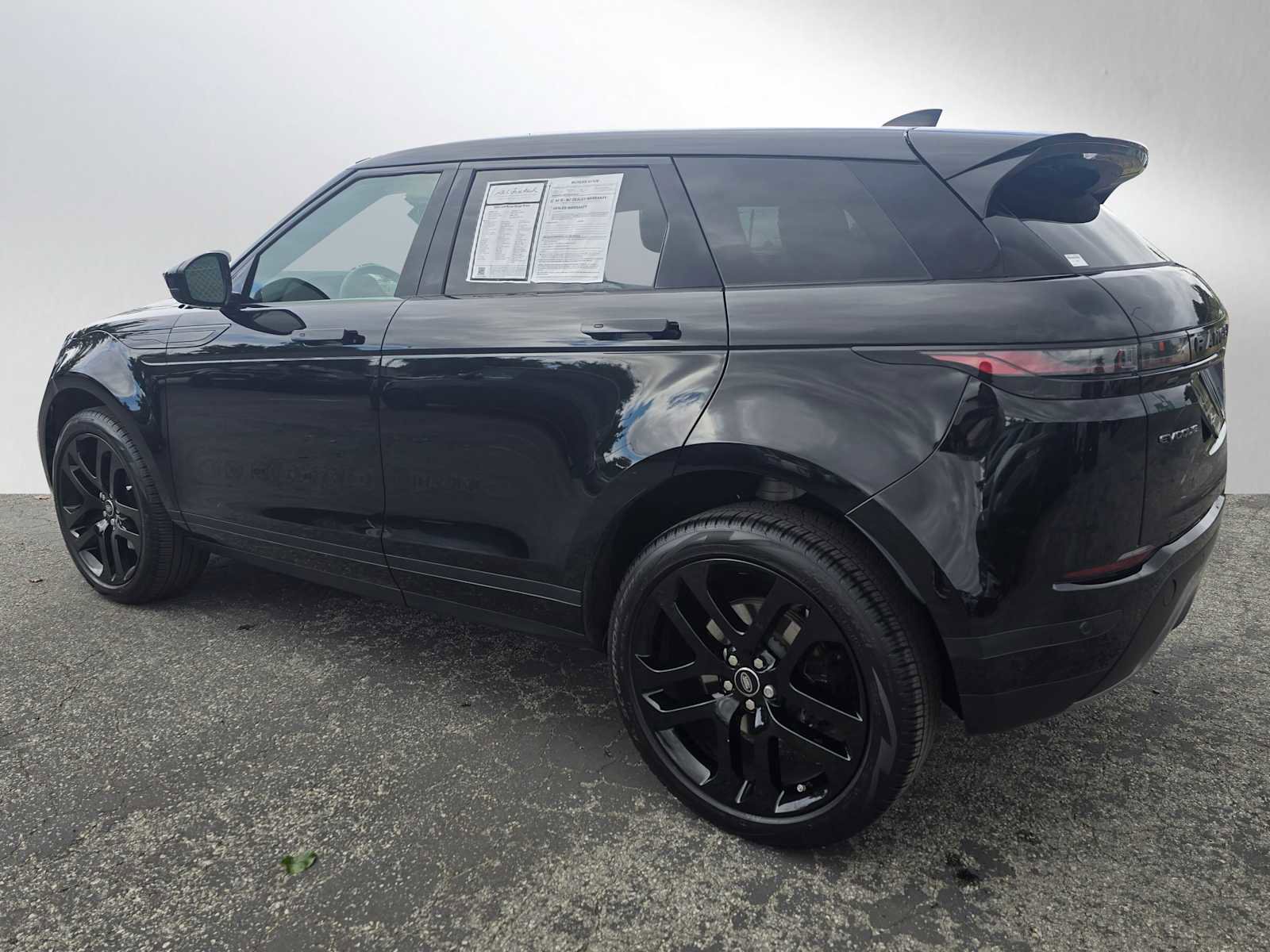 Used 2026 Land Rover Range Rover Evoque S image 3