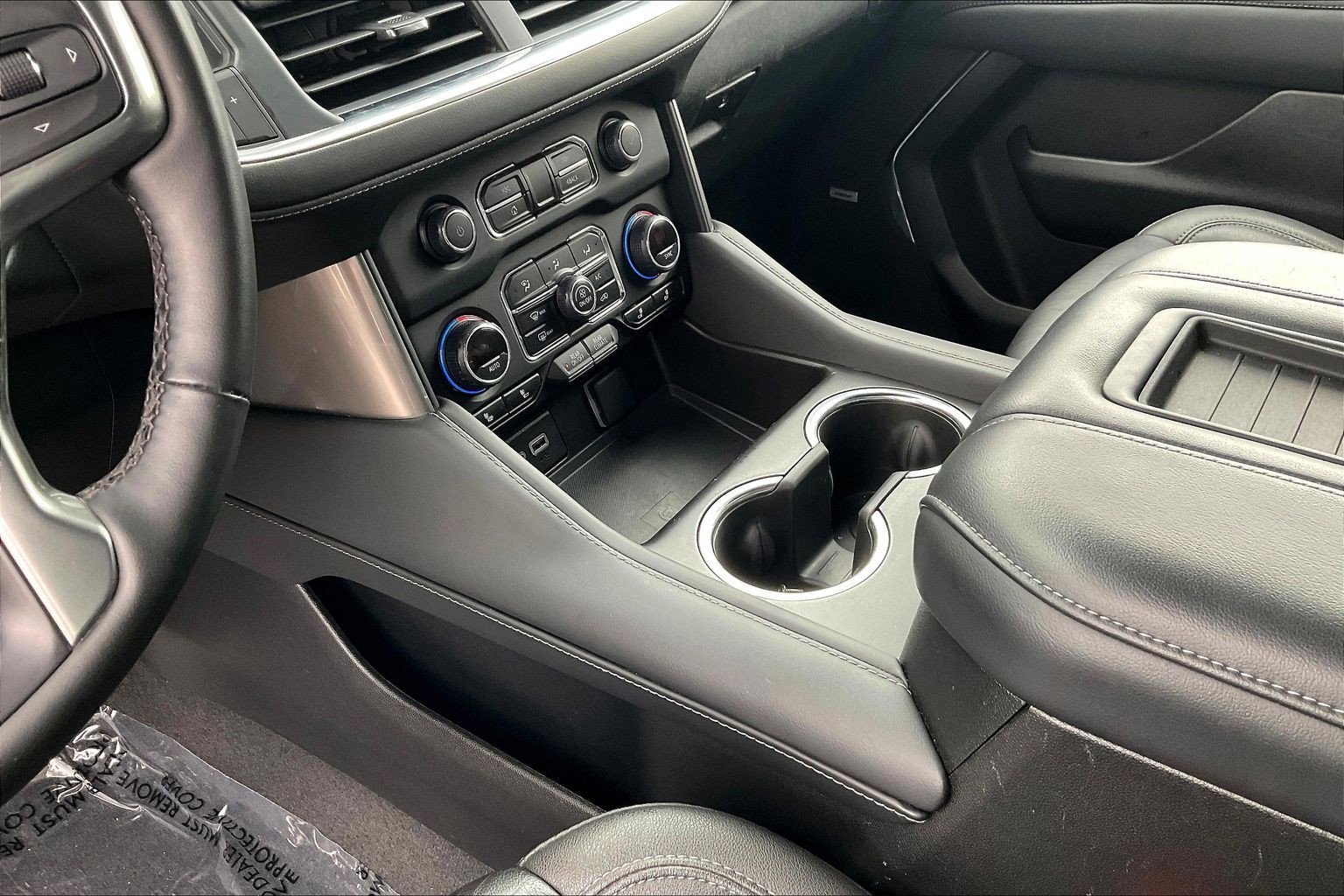 Used 2024 Chevrolet Tahoe Z71 w/ Luxury Package image 13