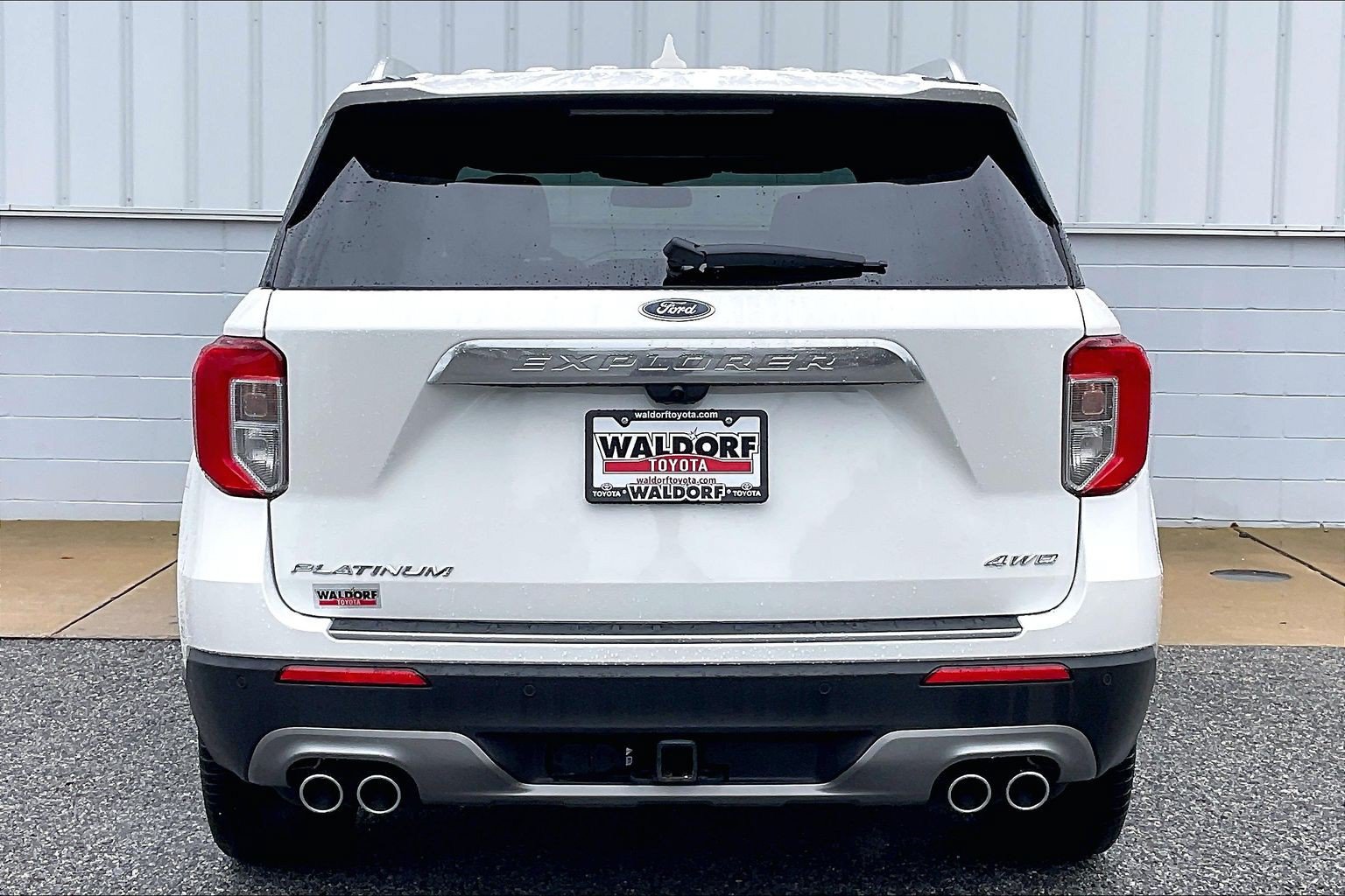 Used 2024 Ford Explorer Platinum w/ Technology Package AWD/4WD image 5
