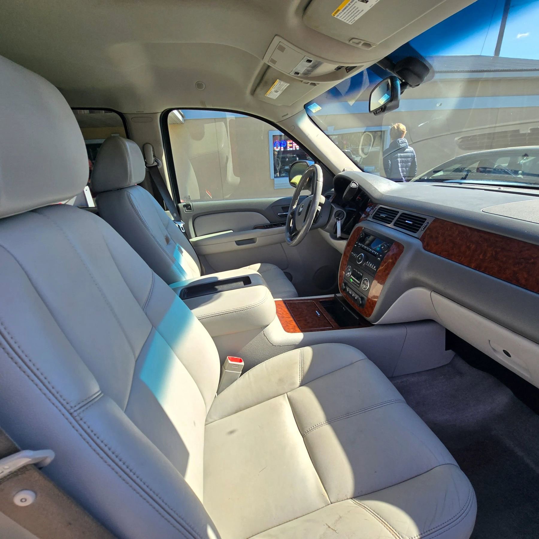 Used 2008 Chevrolet Avalanche LTZ w/ LTZ Preferred Equipment Group AWD/4WD image 14