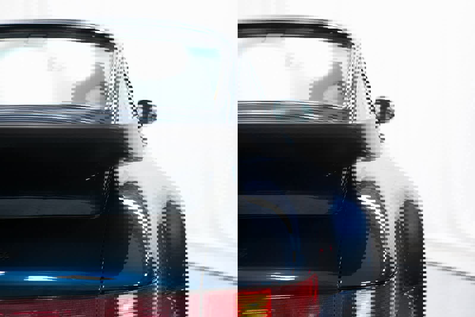 Used 1992 Porsche 911 Turbo image 34