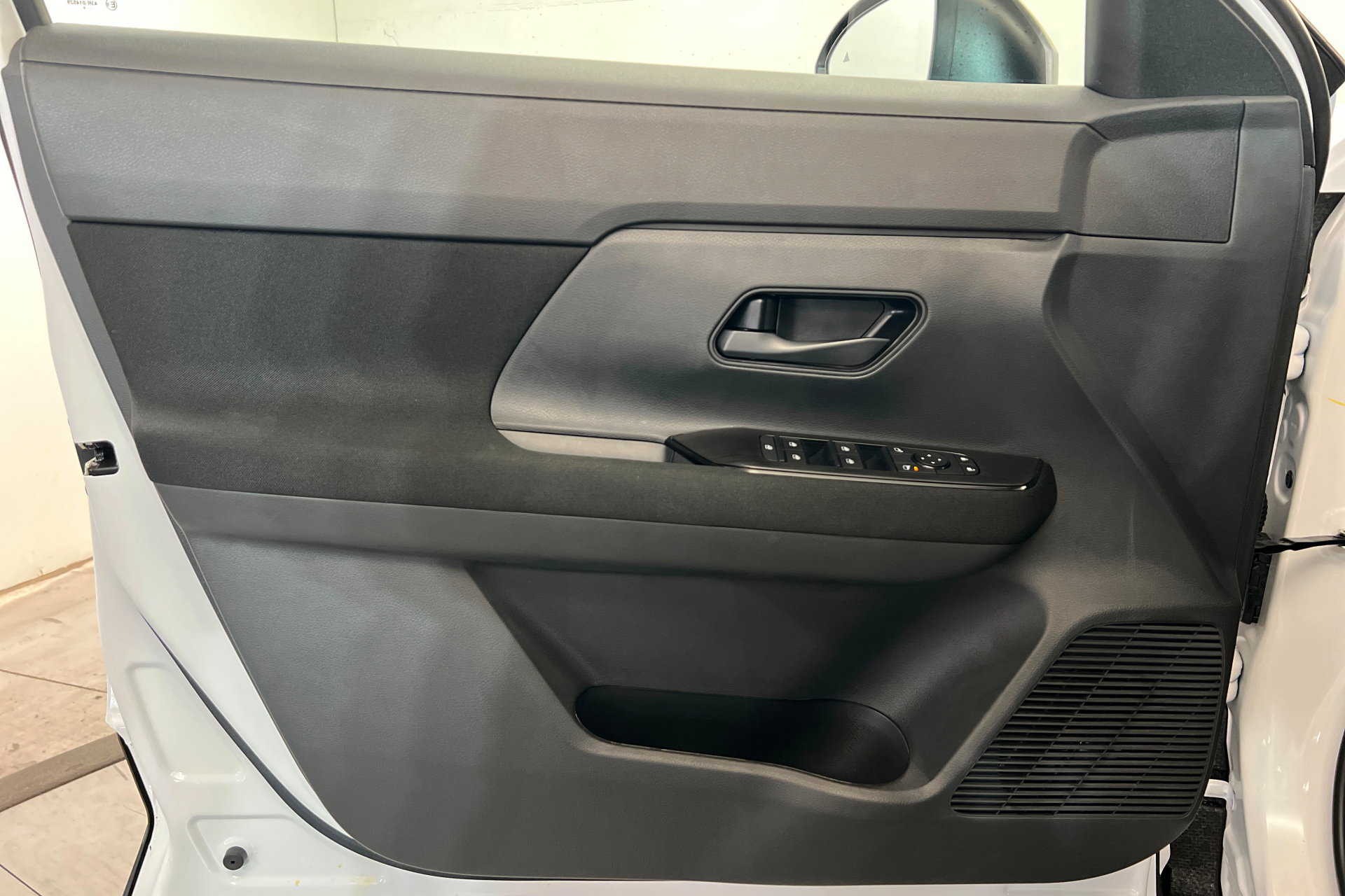 New 2026 Nissan Kicks S FWD image 14