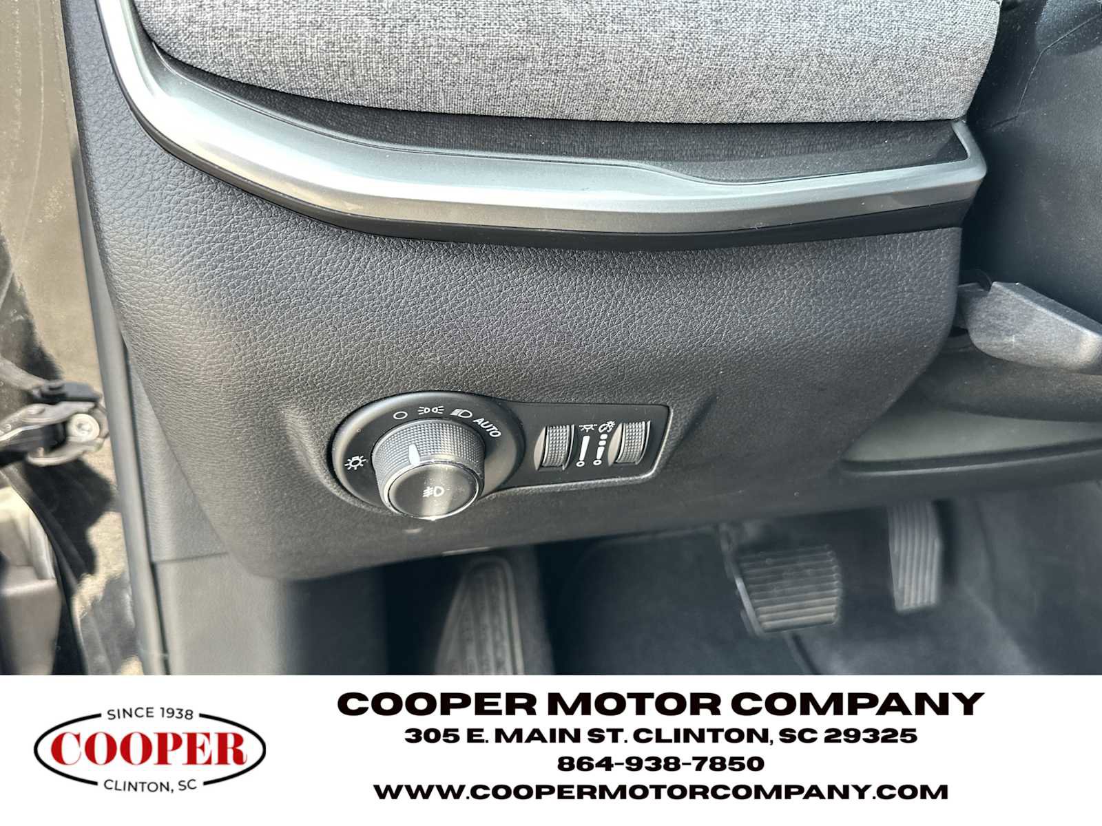 Used 2024 Jeep Compass Latitude image 28