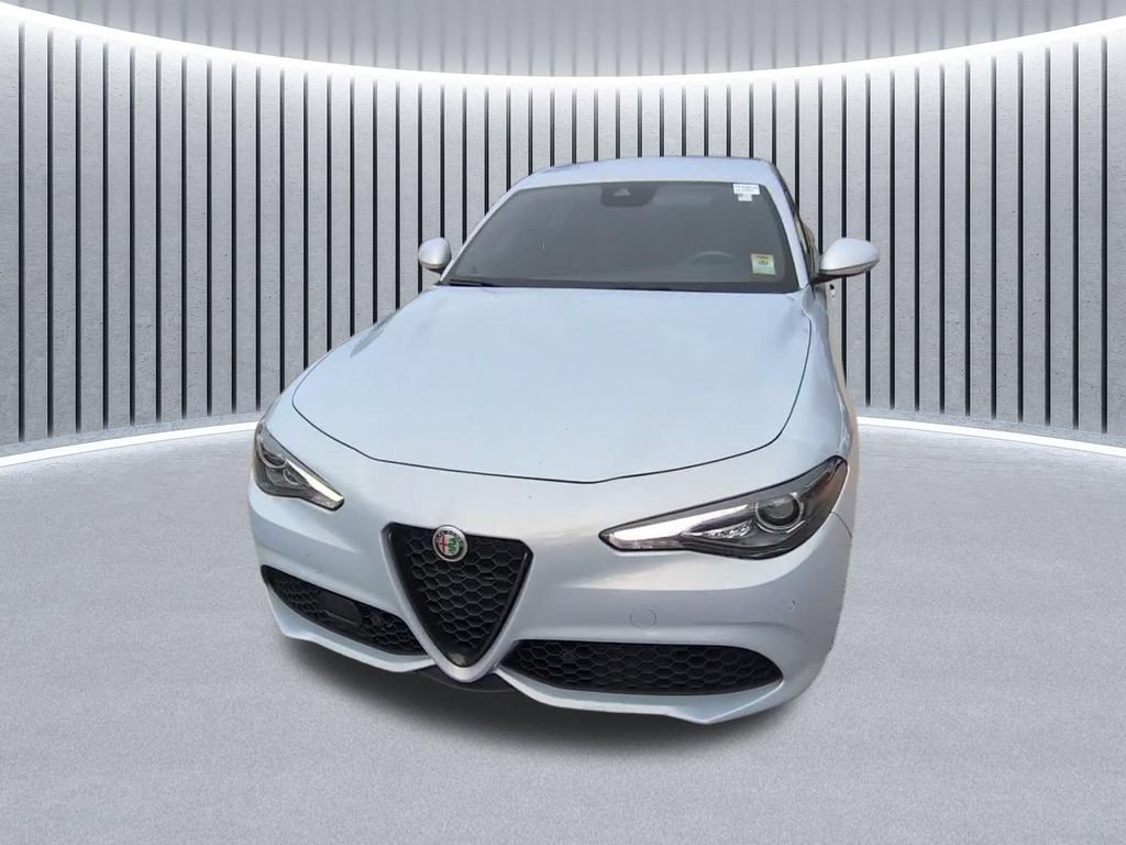 Used 2022 Alfa Romeo Giulia Sprint AWD/4WD image 2