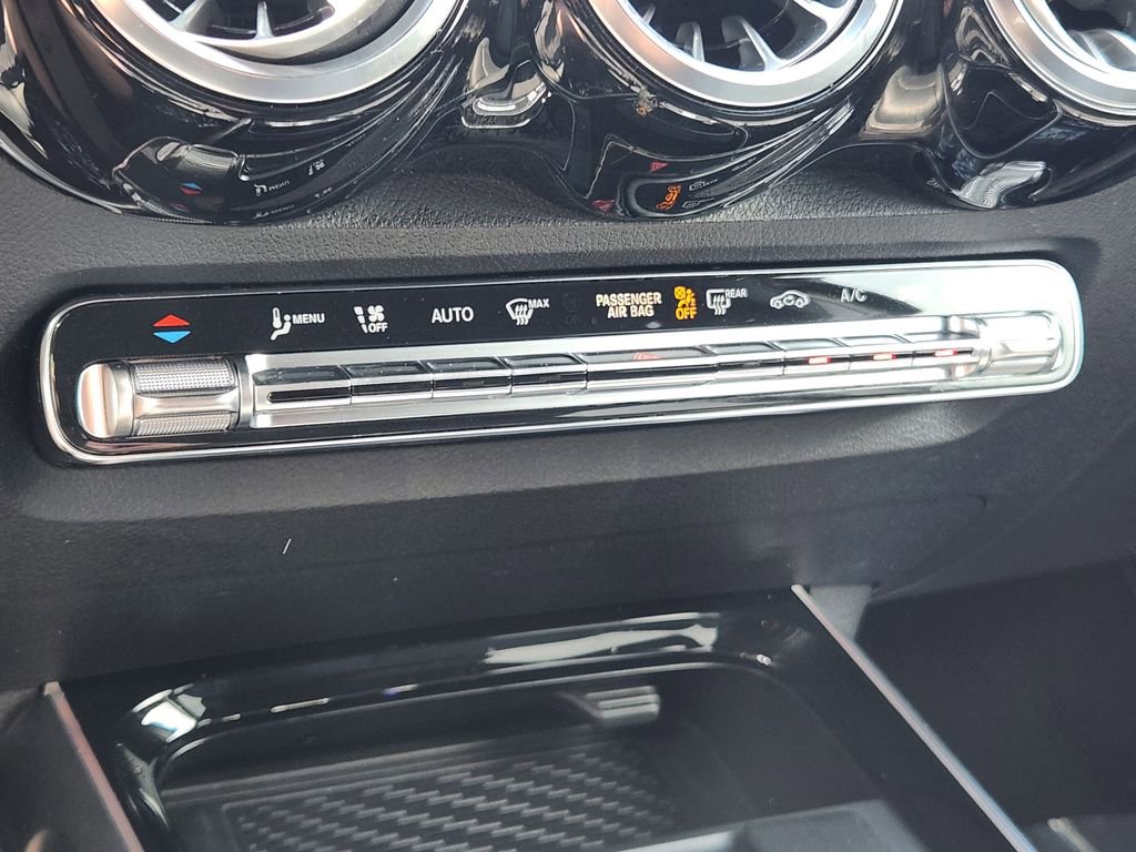 Used 2024 Mercedes-Benz GLB 250 image 25