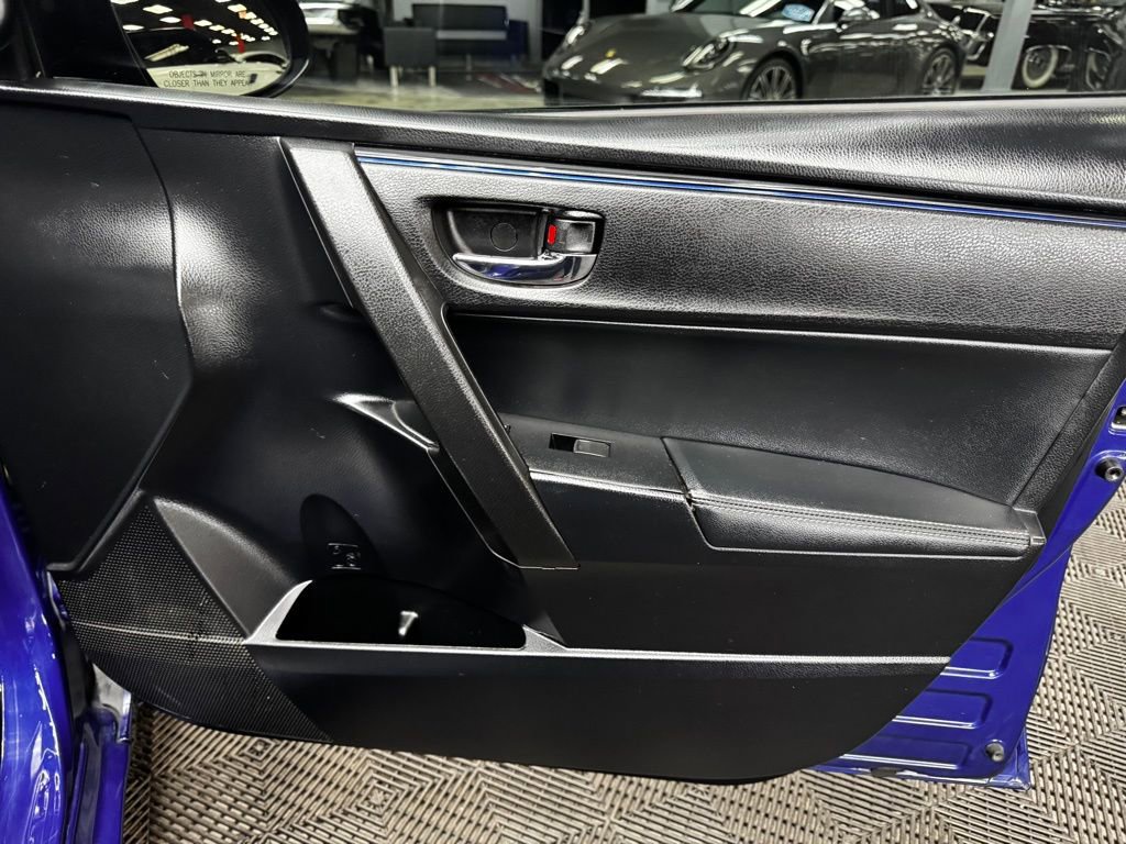 Used 2018 Toyota Corolla SE w/ Body Protection Package FWD image 57