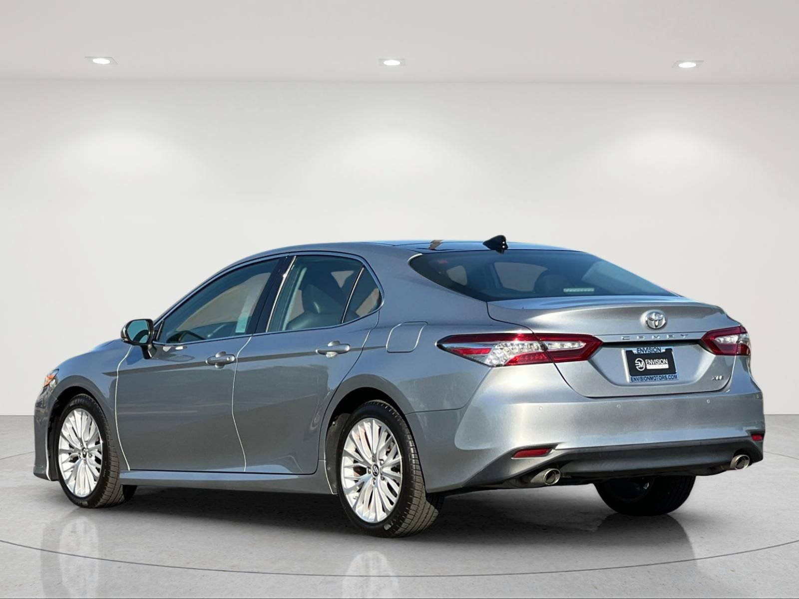 Used 2019 Toyota Camry XLE w/ Driver Assist Package FWD image 3