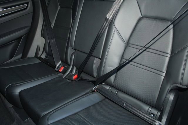 Certified 2023 Porsche Cayenne Coupe image 24